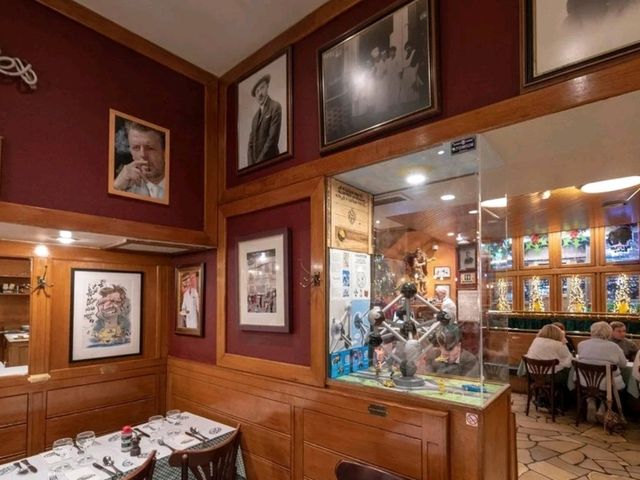 ตำนานร้านดังเก่าแก่กว่า 100 ปีของบรัสเซลส์