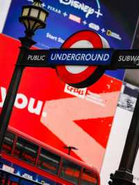 A Literary Stroll Through London’s Bookish Past 📚