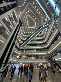 Causeway Bay, Hong Kong’s Ultimate Shopping Destination 💴 🛍️ 🏬 