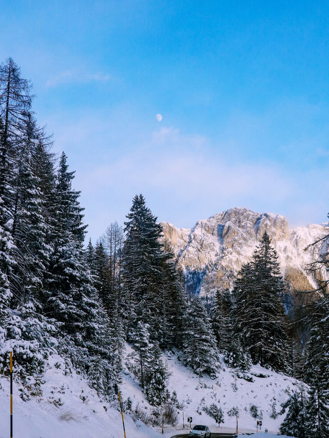 🎒🏔️ Backpacker Essentials for the Dolomites — Travel Smart, Travel Light!