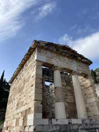 🏛️ Delphi – The Navel of the Ancient World 🌿✨