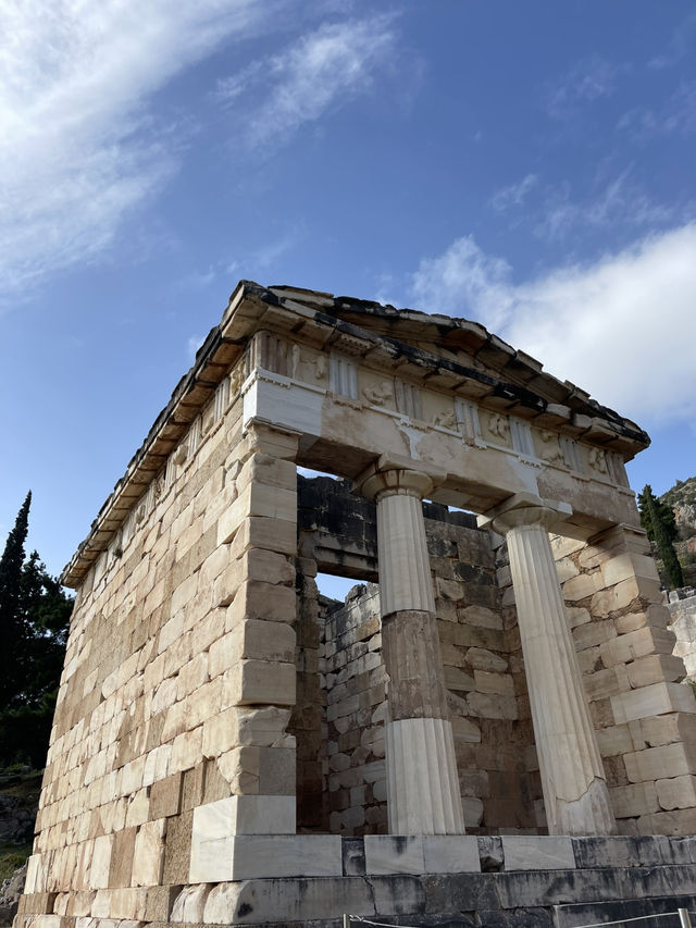 🏛️ Delphi – The Navel of the Ancient World 🌿✨