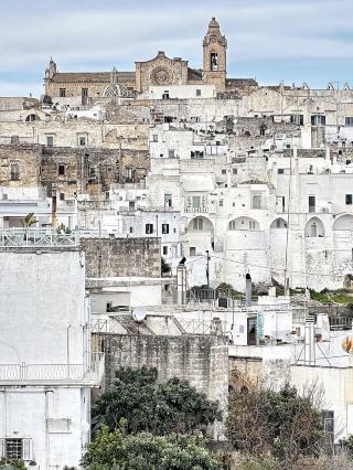 奧斯圖尼 (Ostuni)：輕鬆一日遊的「白色之城」