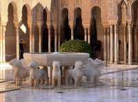 阿爾罕布拉宮之獅子庭院