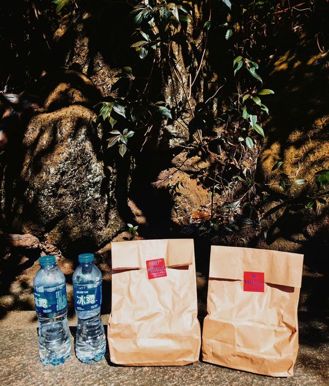 三清山,在14億年花崗岩包圍中的秀美石林 三清山,在14億年花崗岩包圍中的秀美石林