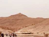 埃及帝王谷和帝后谷(The Valley of Kings and Queens) 很多國王和女王的