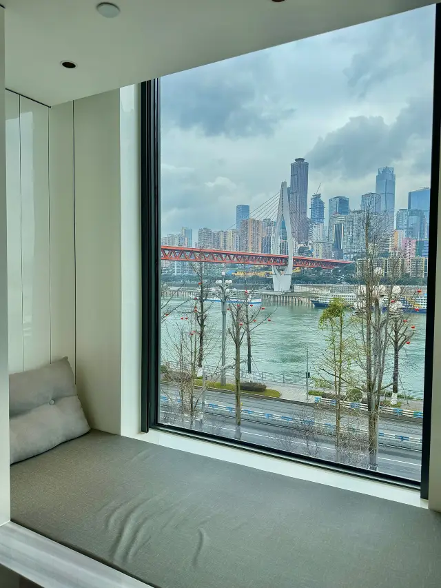 Chongqing's stunning river view hotel, once you stay, you don't want to leave