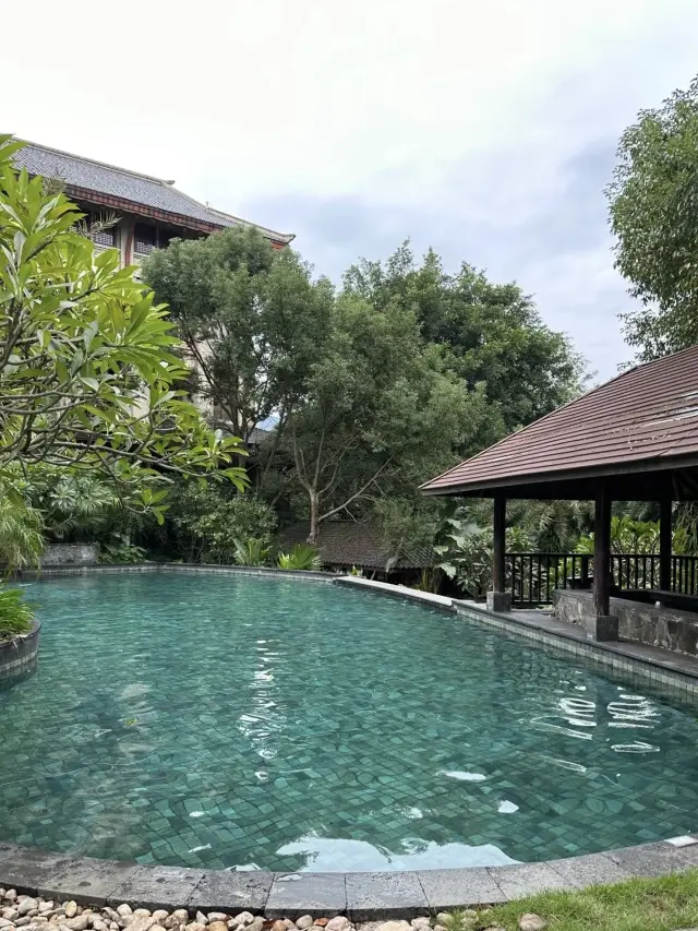 Fuzhou hot spring stone pool warms winter, enjoying the leisure