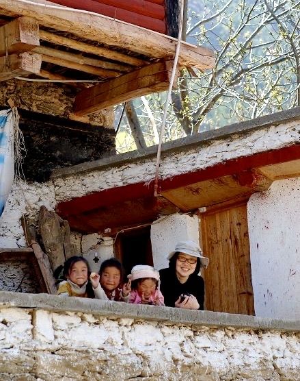 2011年3月，甲居藏寨一家人