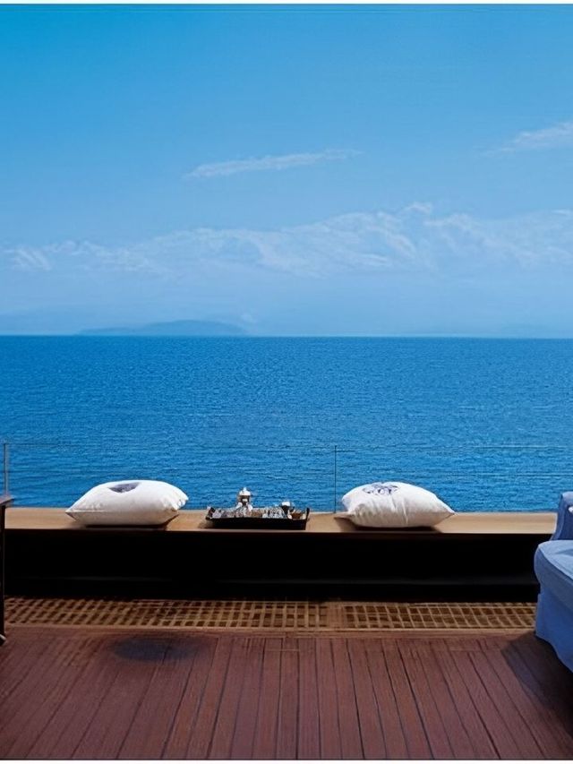 🌟 Elounda's Luxe Retreat: Beachfront Bliss & Villa Vibes 🌊🛏️