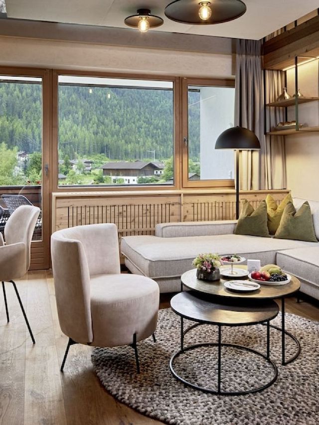 Alpine Escape & Eco-Chic 🌄🏔️💚 #TyrolTreats