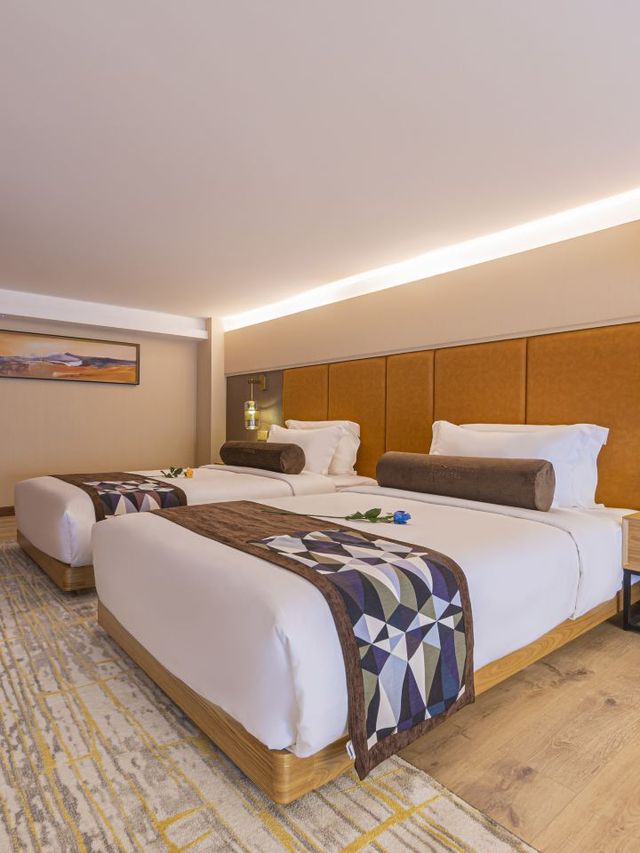 🌟 Zhuhai's Chic Sleeps: Loft Living & Coffee Vibes ☕️🛌