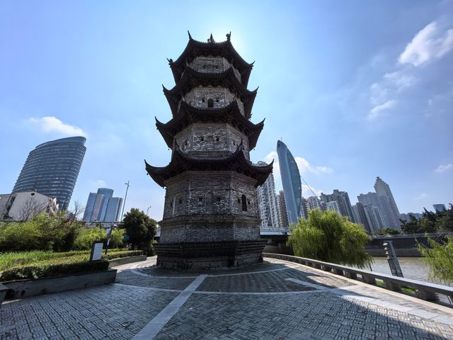 建築用時最長嘅古塔一一中江塔。