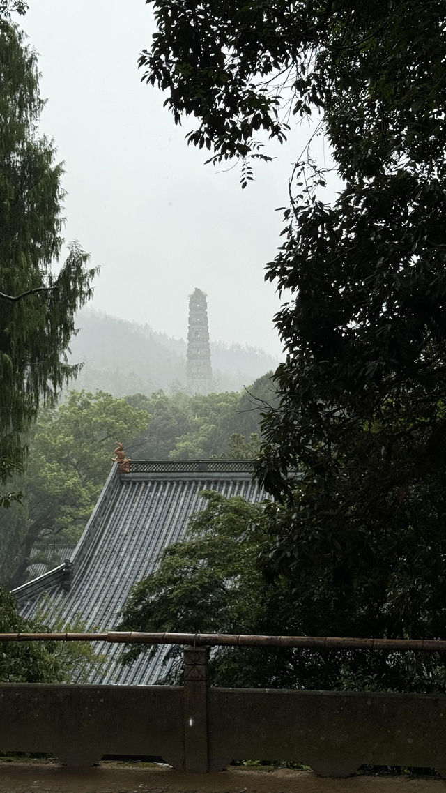 微雨天遊覽國清寺,以下是一些小貼士。
