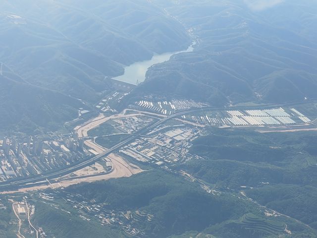 空中俯瞰世界。