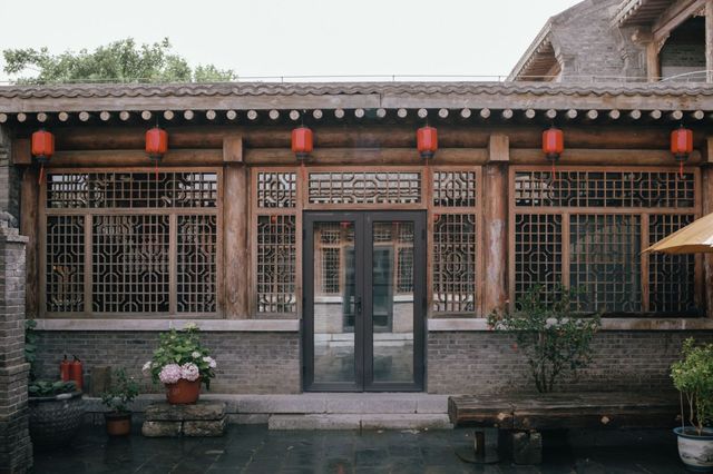 世間紛紛擾擾，感受百年古城裡的庭院美學。