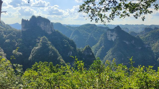 喀斯特世界自然遺產地——施秉雲台山。