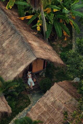 Картина маслом, изображающая пасторальную жизнь, сокрытую во времена деревни Хуншуй в Чанцзяне, Хайнань.