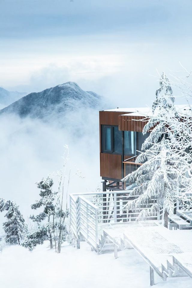 冰雪世界裡的速度與激情！五峰滑雪場 等你來戰！