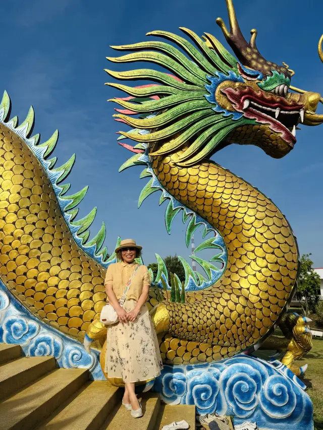 วัดเจ้าแม่กวนอิมเชียงราย | มังกรจีนและมังกรไทย