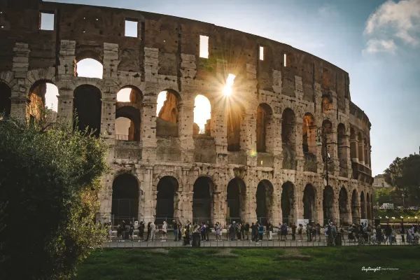 Explore the Majestic Ruins of the Colosseum in Rome