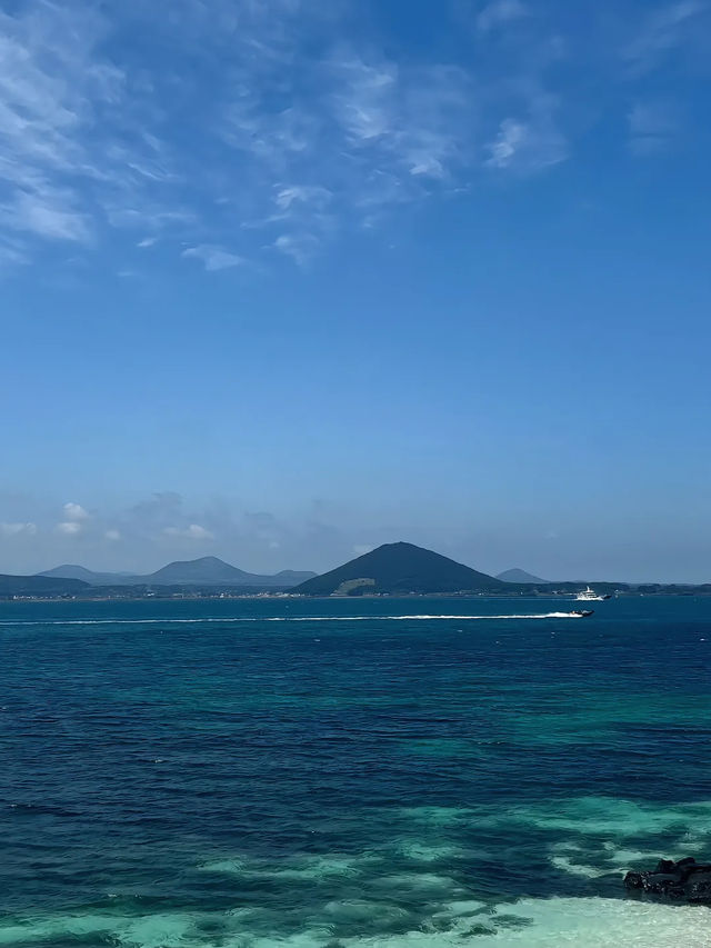 火山與海浪的私語：觸摸濟州島的靈魂肌理
