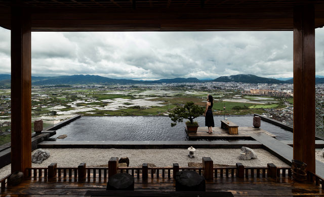 騰沖嘅雲端仙境，住進日式侘寂美學裡