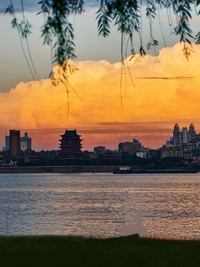 在全季南昌滕王閣酒店遇見火燒雲