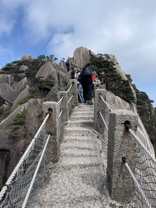 畢業旅行必選！免費登頂黃山，學長嘅超實用攻略嚟啦！