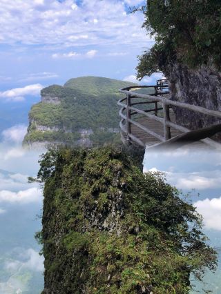 Hanzhong | Longtou Mountain for Stunning Views and Clouds