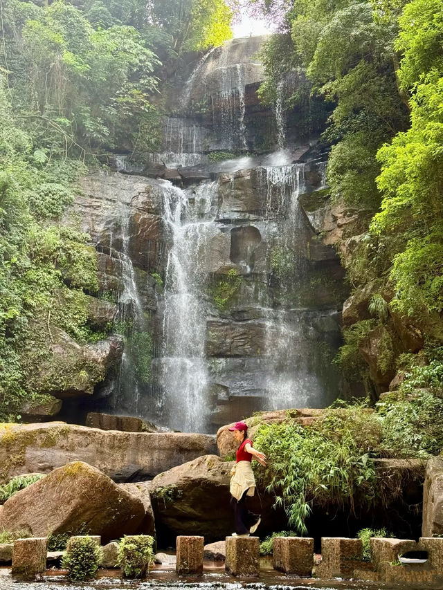 這是一份非常詳細的赤水丹霞大瀑布旅遊攻略，希望能助您暢遊這座「長江丹霞第一瀑」！