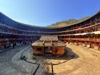 方圓一線天｜大魚海棠裡的客家土樓