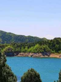 阜平深秋藏着個「彩虹仙境」！這處北方秘境再不去就要等明年