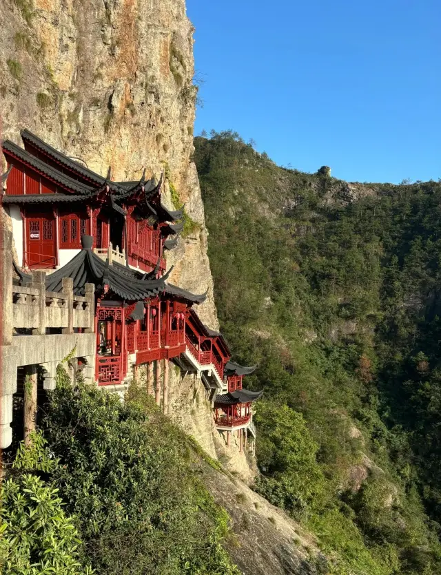 Jiande's Hidden Gem|The Hanging Temple on the Sea of Clouds Cliff is just too magical!