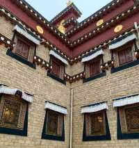 藍天下的藏風宮殿 高原古城的時光印記