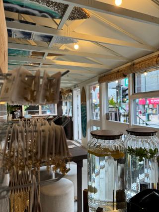 A Gem of a Creative Space for Personalised Jewelry