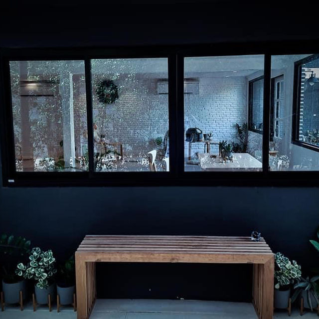 "บ้านเชย"  ร้านคาเฟ่เปิดใหม่ บนถนนแม่น้ำแคว