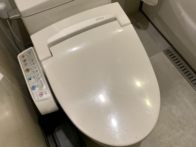 房內佈置簡約夠清潔乾淨｜美利來酒店