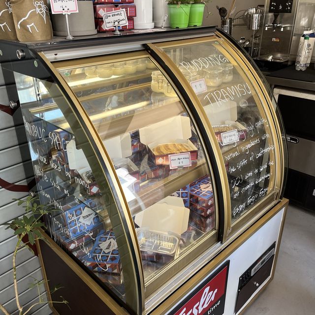 심플하지만 독특한 카페☕️공공재 커피클럽🤎