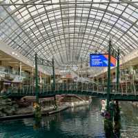 吃喝玩樂盡在West Edmonton Mall