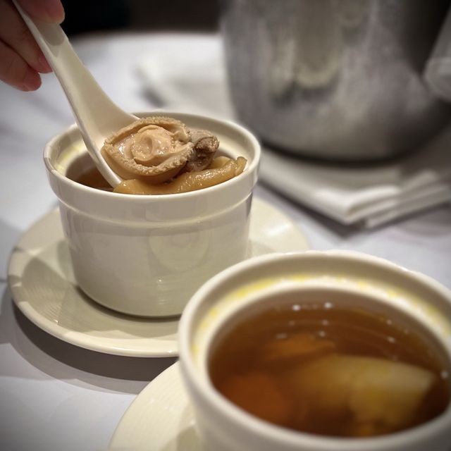 📍香港灣仔｜Le Menu · 六國酒店高品質自助餐！鮑魚花膠乳豬包羅萬有🍴維多利亞風味設計好吸睛