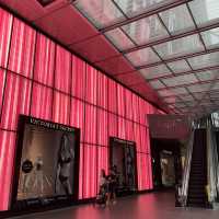 Mandarin Gallery - a more upscale shopping ma