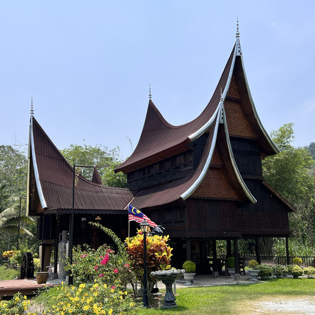 Visit a classic traditional house in Jelebu