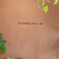 90 Degrees Café & Art