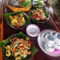 ครกใหญ่ กำไรทอง ส้มตำแซ่บยืนหนึ่ง