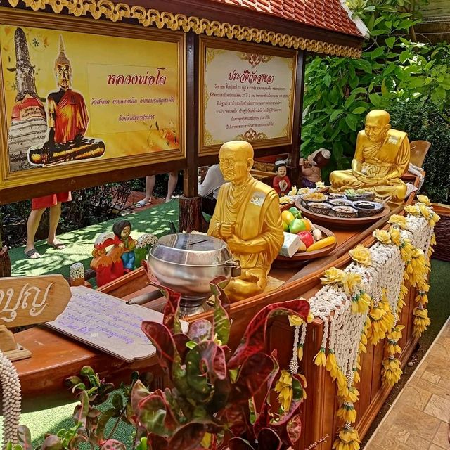 วัดสาขลา  ลอดใต้โบสถ์ เสริมความเป็นสิริมงคล