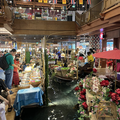 SookSiam Food Trip: Eating at ICONSIAM's Indoor Floating Market (Bangkok,  Thailand) — Zoy To The World