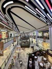 Vibrant Great World Mall with MRT🚝🏬
