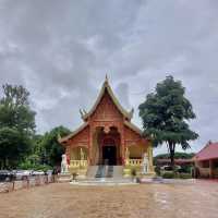 Wat Phra That Doi Chom Thong