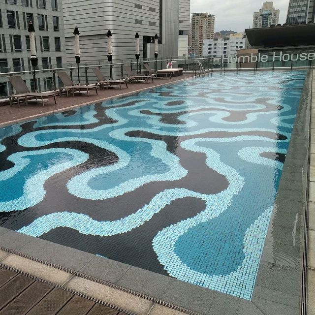 寒舍艾麗酒店絕美高空泳池
